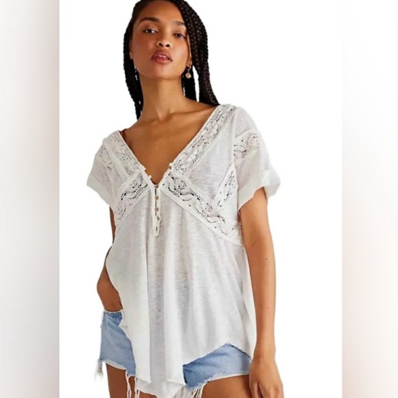 Free People Tops - NWT Free People Way Out There Linen
Drape Sleeve Tunic Ivory Sz M